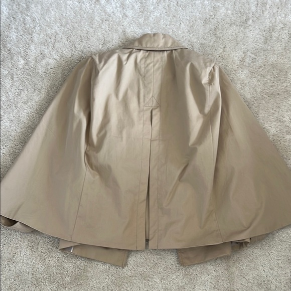 Classic Banana Republic Trench Cape Coat - Picture 2 of 3